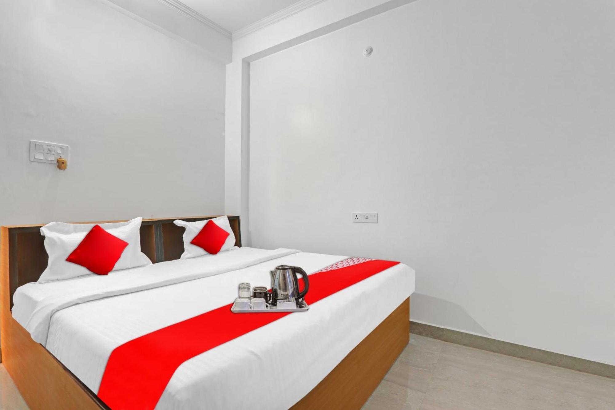 Hotel O Sai Galaxy Hotel & Restaurant Kanpur Exteriör bild